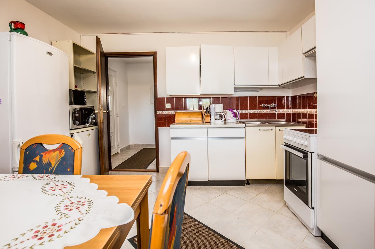Apartment Carolina Ližnjan 外观 照片