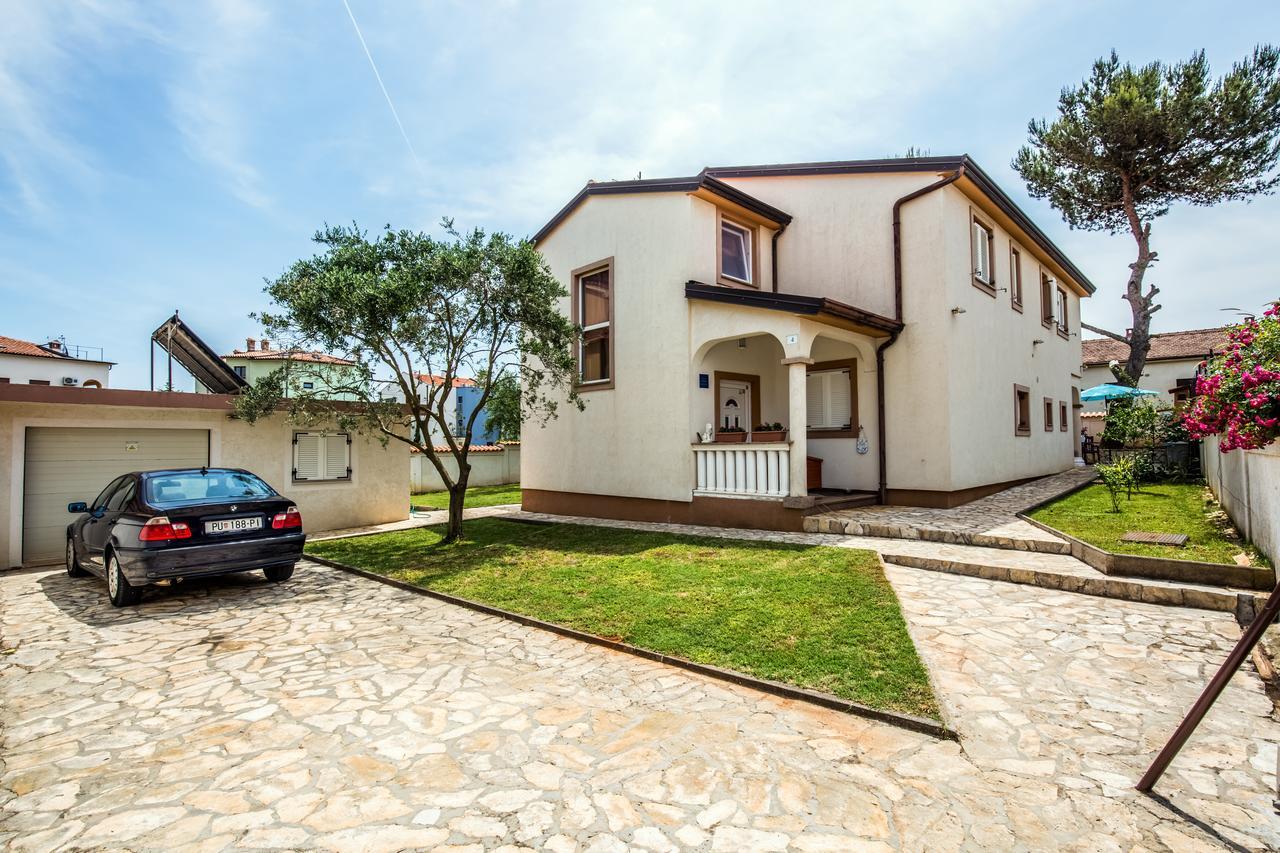 Apartment Carolina Ližnjan 外观 照片